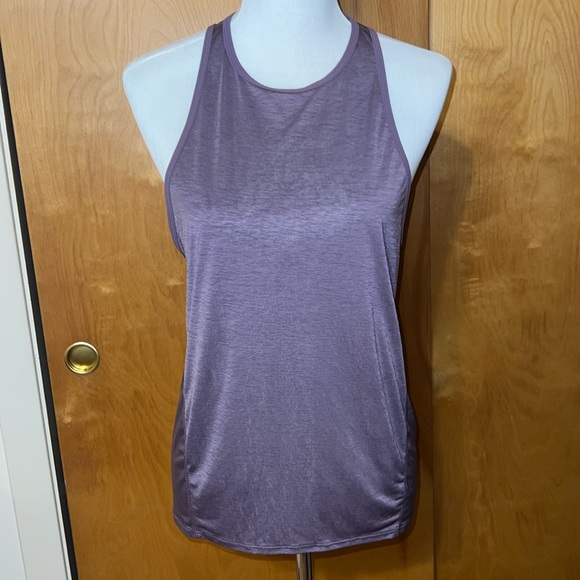 🍋 Lululemon Tank Top. Ties in the back. Size 6 - Picture 2 of 5